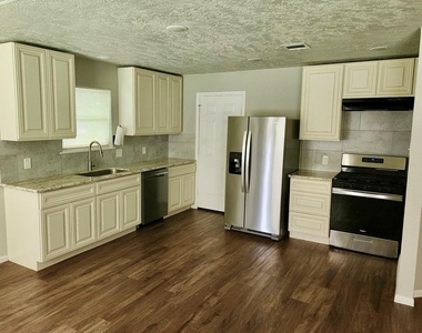 3860 Jasmine Drive - Photo Thumbnail 2