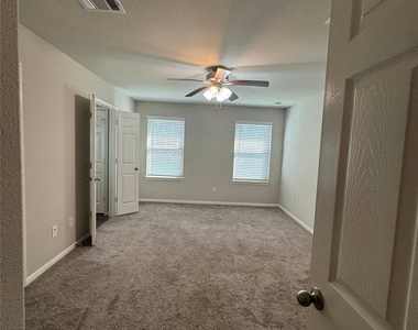 149 Camelot Place Court - Photo Thumbnail 12