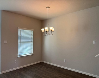 149 Camelot Place Court - Photo Thumbnail 6
