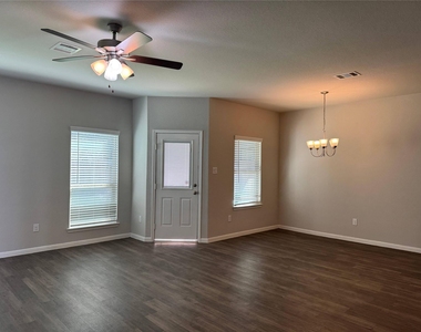 149 Camelot Place Court - Photo Thumbnail 5