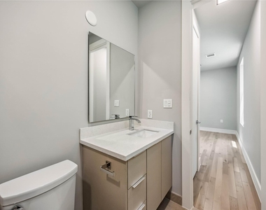 1113 W 21st Street - Photo Thumbnail 24