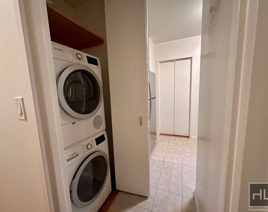 West 87th Street - Photo Thumbnail 4