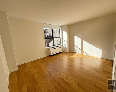 West 87th Street - Photo Thumbnail 5