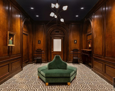 Wall Street - Photo Thumbnail 7