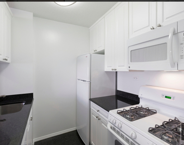 East 31st Street - Photo Thumbnail 2