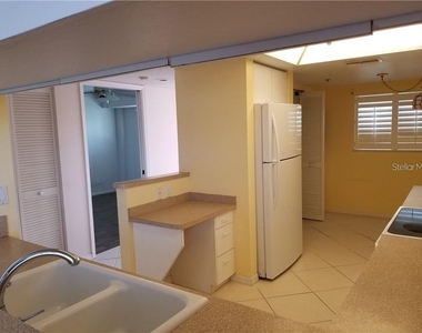 9510 Harbor Greens Way - Photo Thumbnail 5