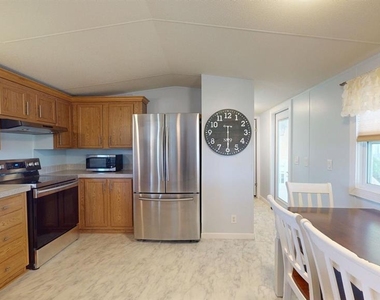 10728 Poplar Street Ne - Photo Thumbnail 7