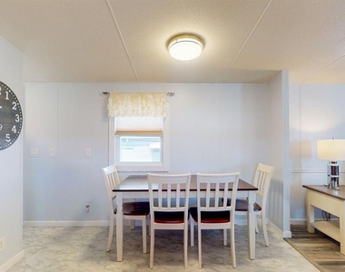 10728 Poplar Street Ne - Photo Thumbnail 10