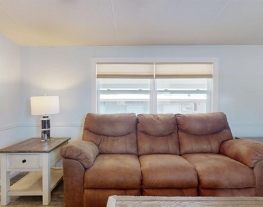 10728 Poplar Street Ne - Photo Thumbnail 15