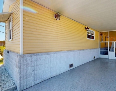 10728 Poplar Street Ne - Photo Thumbnail 2