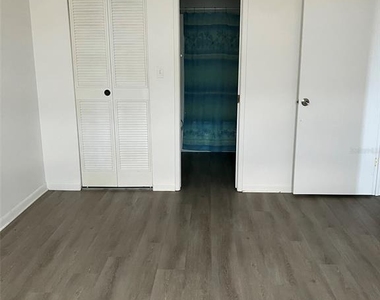 5660 80th Street N - Photo Thumbnail 16