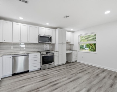 379 S Mcmullen Booth Road - Photo Thumbnail 14