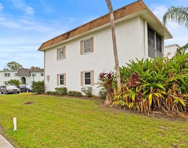 379 S Mcmullen Booth Road - Photo Thumbnail 6