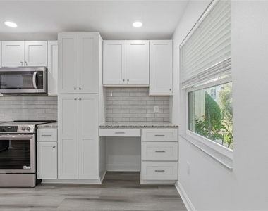379 S Mcmullen Booth Road - Photo Thumbnail 17