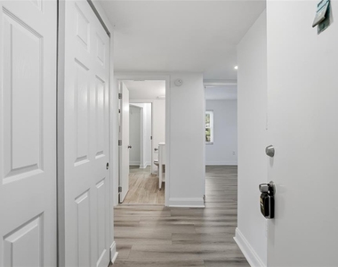 379 S Mcmullen Booth Road - Photo Thumbnail 10