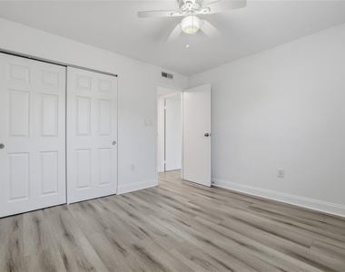 379 S Mcmullen Booth Road - Photo Thumbnail 40