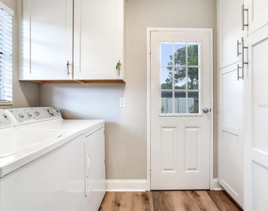221 N Clearview Avenue - Photo Thumbnail 11