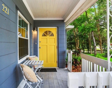 221 N Clearview Avenue - Photo Thumbnail 3