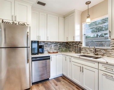221 N Clearview Avenue - Photo Thumbnail 8