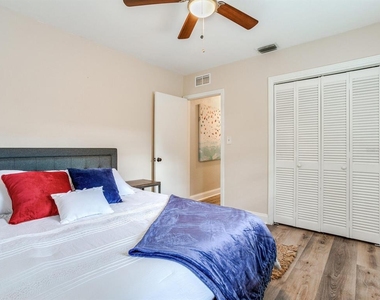 221 N Clearview Avenue - Photo Thumbnail 23