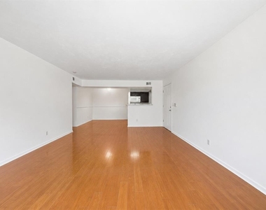 10200 Gandy Boulevard N - Photo Thumbnail 2