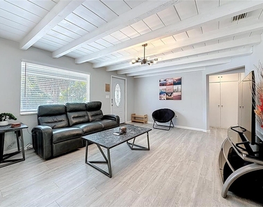 1408 Rogers Street - Photo Thumbnail 4
