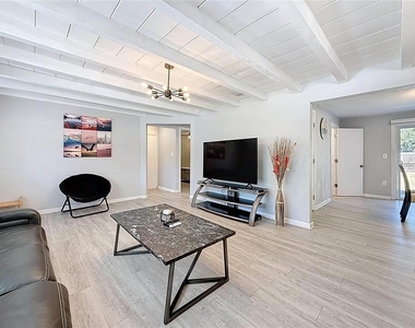 1408 Rogers Street - Photo Thumbnail 7