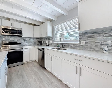 1408 Rogers Street - Photo Thumbnail 8
