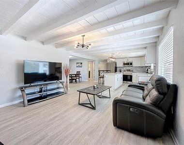 1408 Rogers Street - Photo Thumbnail 5
