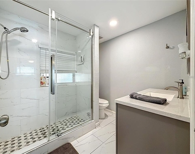1408 Rogers Street - Photo Thumbnail 16