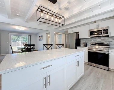 1408 Rogers Street - Photo Thumbnail 7