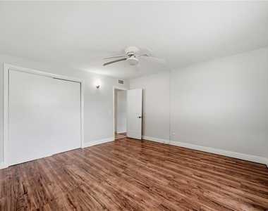 14190 Page Avenue - Photo Thumbnail 18