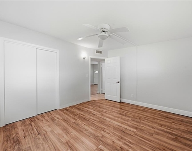 14190 Page Avenue - Photo Thumbnail 16
