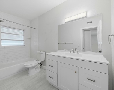 14190 Page Avenue - Photo Thumbnail 20