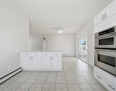 14190 Page Avenue - Photo Thumbnail 9