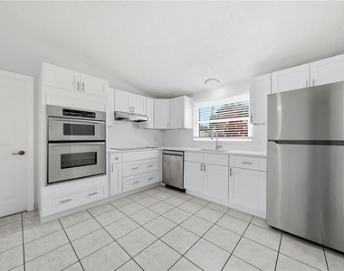 14190 Page Avenue - Photo Thumbnail 10