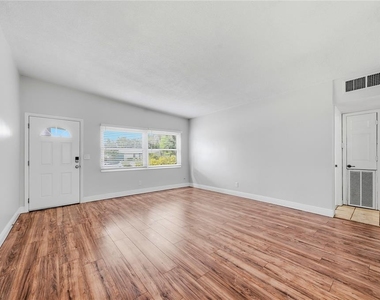 14190 Page Avenue - Photo Thumbnail 5