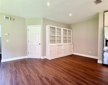 1050 Blackwater Drive - Photo Thumbnail 14