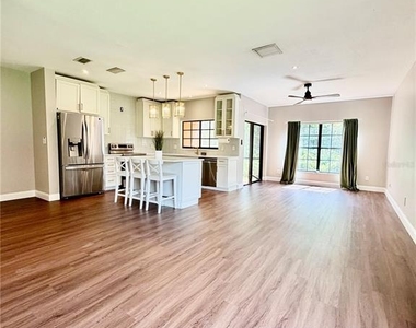 1050 Blackwater Drive - Photo Thumbnail 3