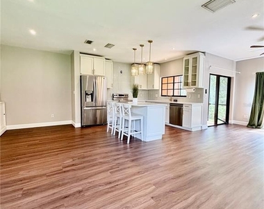 1050 Blackwater Drive - Photo Thumbnail 16