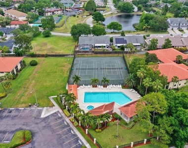 908 Hammock Pine Boulevard - Photo Thumbnail 2
