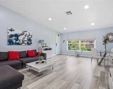 908 Hammock Pine Boulevard - Photo Thumbnail 5