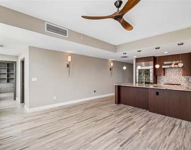 1120 E Kennedy Boulevard W - Photo Thumbnail 11