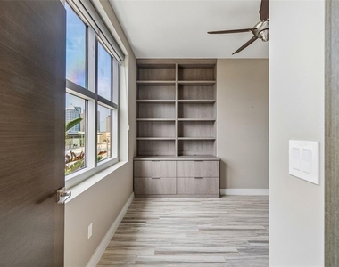 1120 E Kennedy Boulevard W - Photo Thumbnail 15