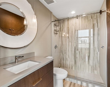 1120 E Kennedy Boulevard W - Photo Thumbnail 14