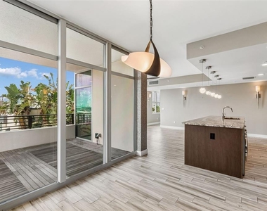 1120 E Kennedy Boulevard W - Photo Thumbnail 5