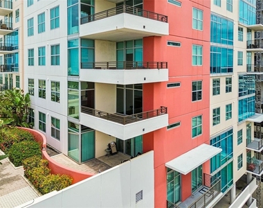 1120 E Kennedy Boulevard W - Photo Thumbnail 1