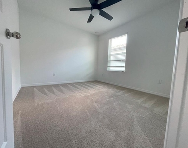 3943 Almond Brook Boulevard - Photo Thumbnail 7