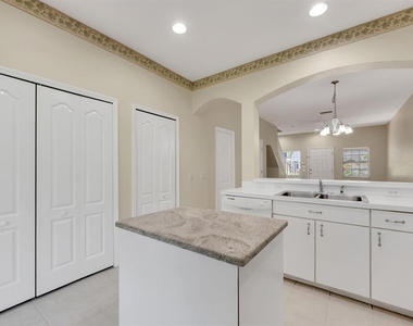 6737 Lake Rochester Lane - Photo Thumbnail 12