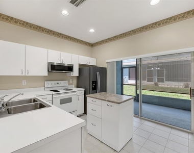 6737 Lake Rochester Lane - Photo Thumbnail 14
